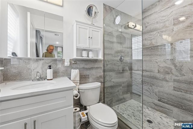 518 8th Street, Lyndhurst, NJ 07071