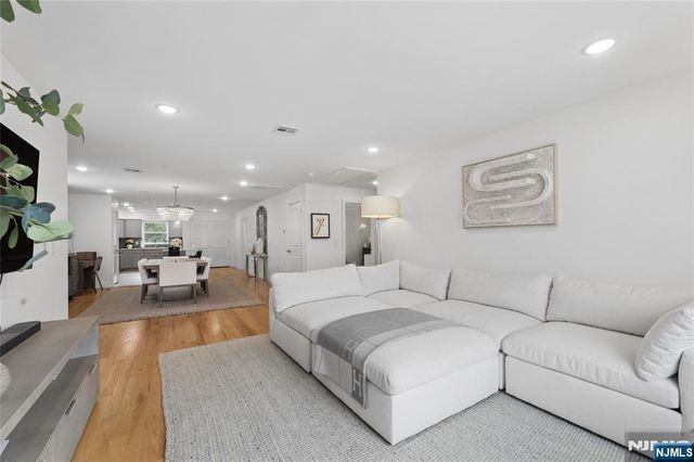 518 8th Street, Lyndhurst, NJ 07071