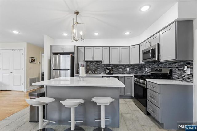 518 8th Street, Lyndhurst, NJ 07071