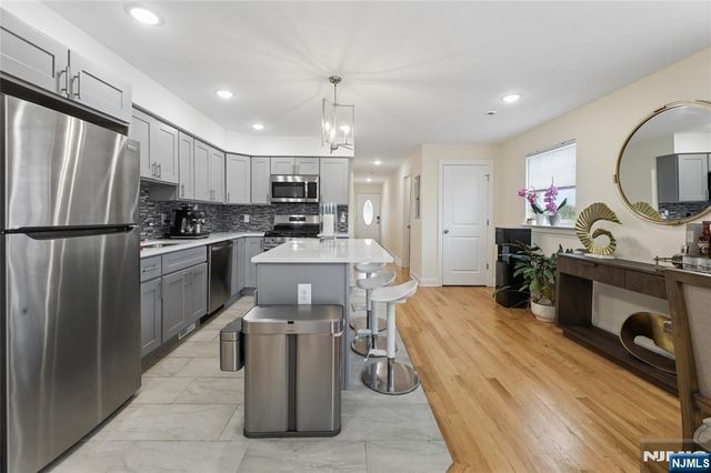 518 8th Street, Lyndhurst, NJ 07071