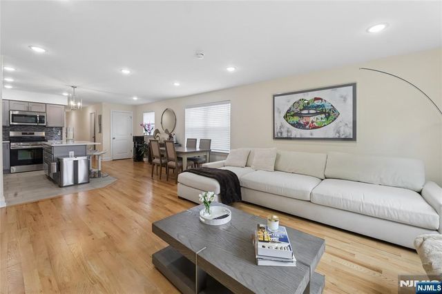 518 8th Street, Lyndhurst, NJ 07071