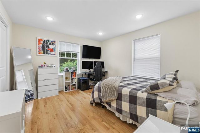 518 8th Street, Lyndhurst, NJ 07071