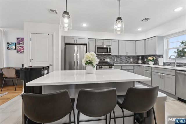 518 8th Street, Lyndhurst, NJ 07071