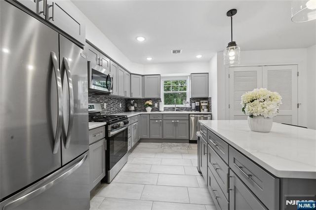 518 8th Street, Lyndhurst, NJ 07071