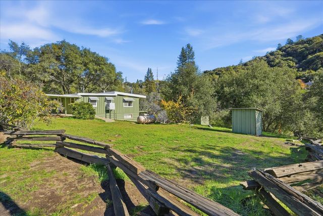 50015 Lilac Lane, Oakhurst, CA 93644