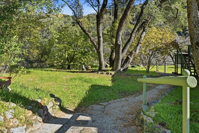 50015 Lilac Lane, Oakhurst, CA 93644