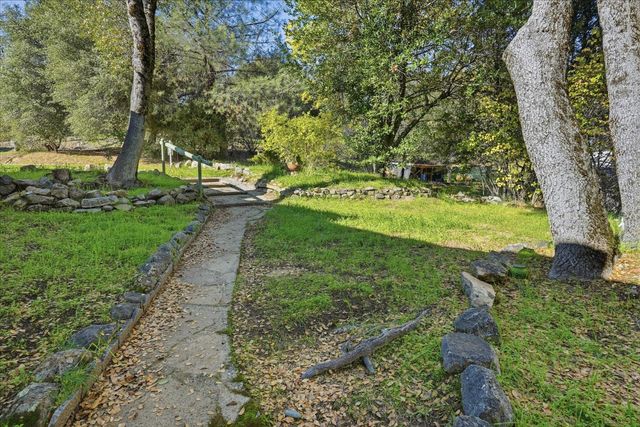 50015 Lilac Lane, Oakhurst, CA 93644