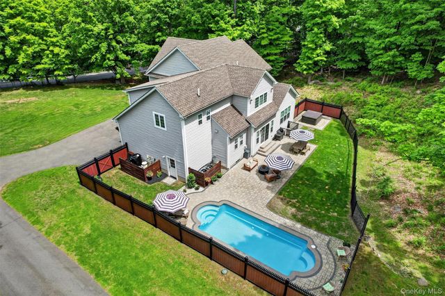 220 Bay View Avenue, Cornwall On Hudson, NY 12520