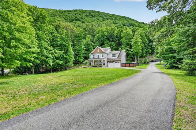 220 Bay View Avenue, Cornwall On Hudson, NY 12520