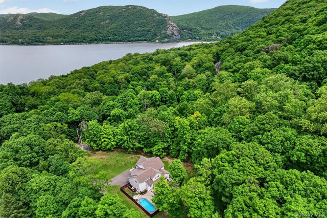 220 Bay View Avenue, Cornwall On Hudson, NY 12520