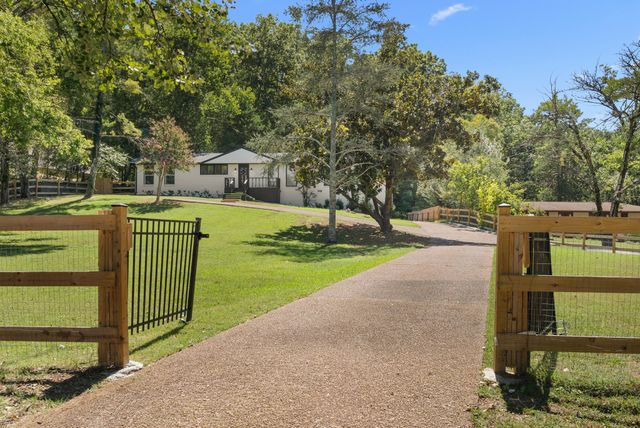 6555 Brownlee Dr, Nashville, TN 37205