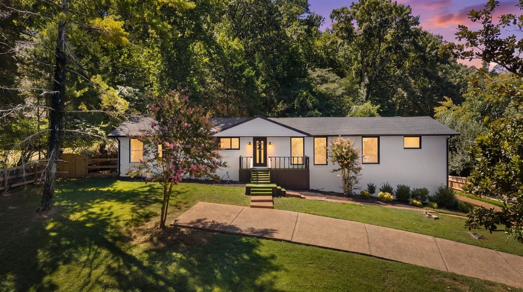 6555 Brownlee Dr, Nashville, TN 37205