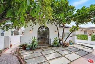 2736 S Cloverdale Avenue, Los Angeles, CA 90016