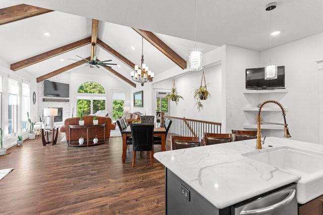 25400 SILVERCREST CT, Wooldridge, MO 65287