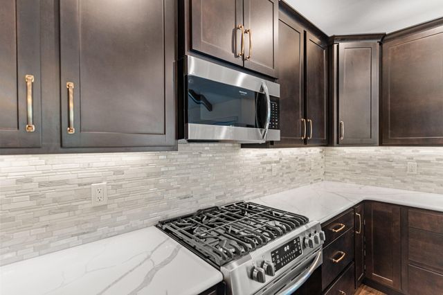 25400 SILVERCREST CT, Wooldridge, MO 65287