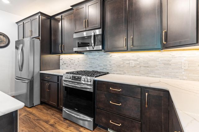 25400 SILVERCREST CT, Wooldridge, MO 65287