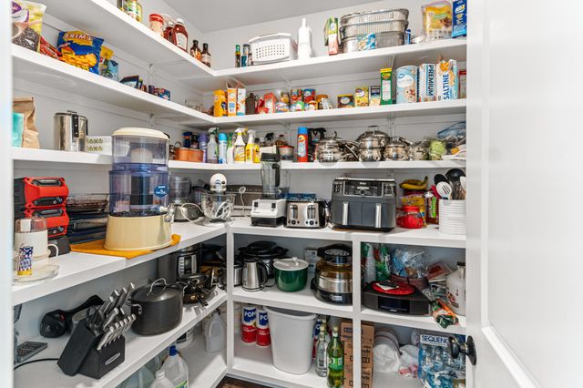 25400 SILVERCREST CT, Wooldridge, MO 65287