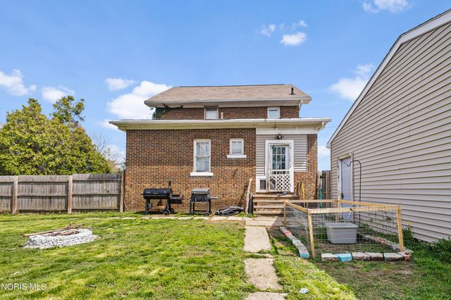 121 Bacon Street, Rossford, OH 43460