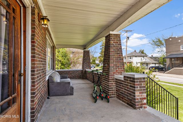 121 Bacon Street, Rossford, OH 43460