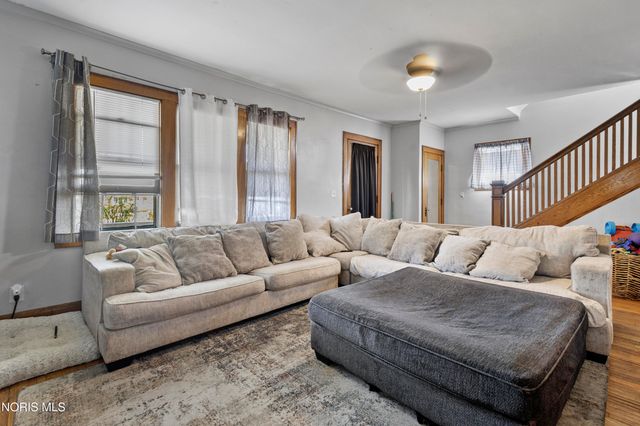 121 Bacon Street, Rossford, OH 43460