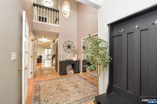 37 Niagara Drive 37, Mahwah, NJ 07430