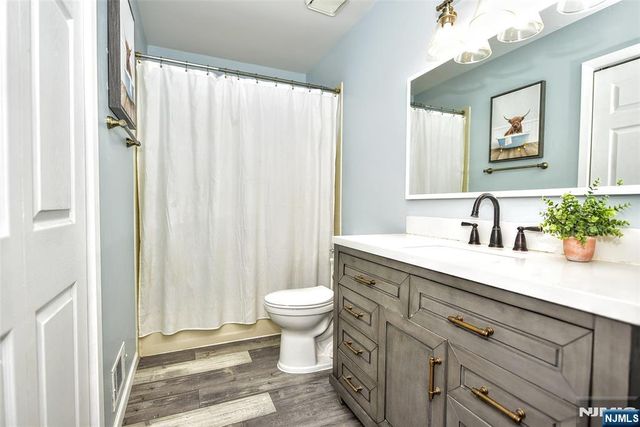 37 Niagara Drive 37, Mahwah, NJ 07430