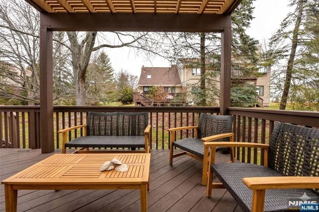 37 Niagara Drive 37, Mahwah, NJ 07430