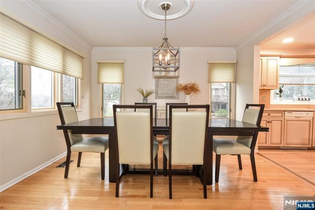 37 Niagara Drive 37, Mahwah, NJ 07430