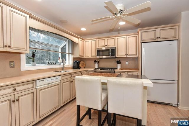 37 Niagara Drive 37, Mahwah, NJ 07430