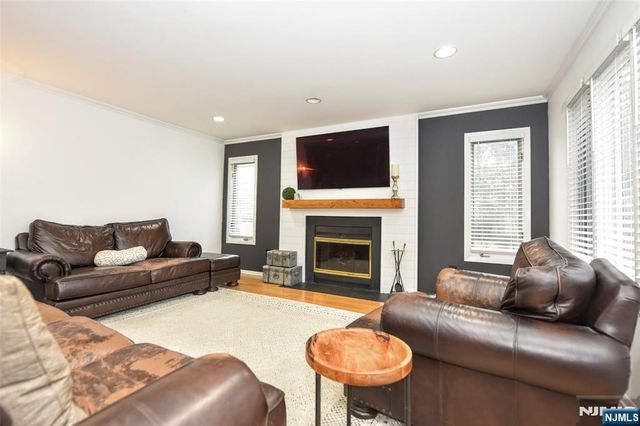 37 Niagara Drive 37, Mahwah, NJ 07430