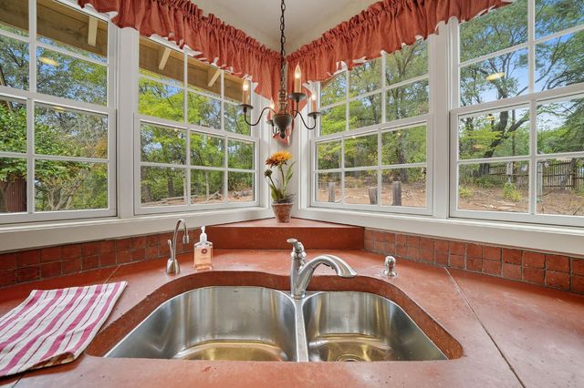 13825 Pine View, Pine Grove, CA 95665