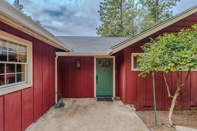 13825 Pine View, Pine Grove, CA 95665