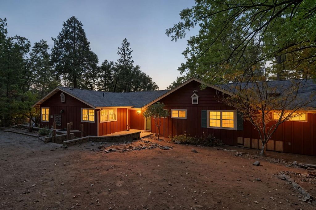 13825 Pine View, Pine Grove, CA 95665