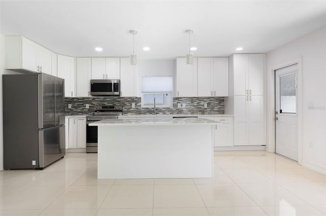 3725 31ST AVENUE N, St Petersburg, FL 33713