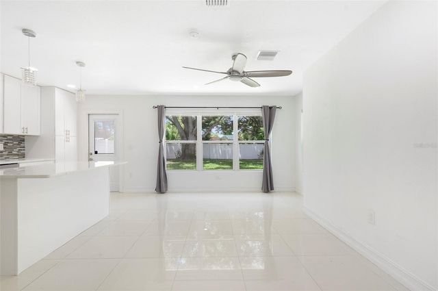 3725 31ST AVENUE N, St Petersburg, FL 33713