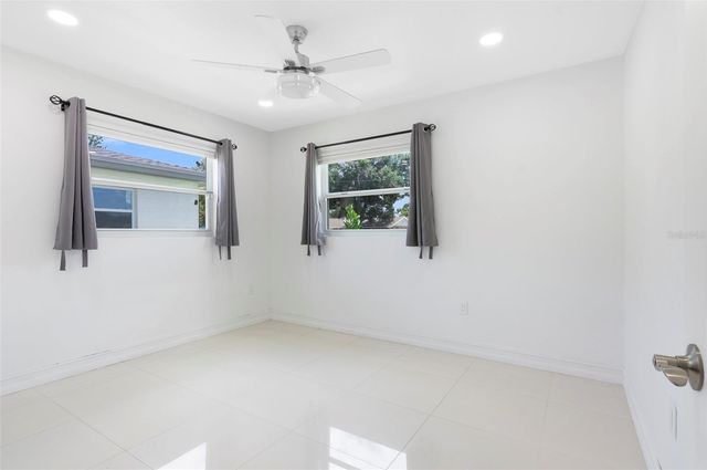 3725 31ST AVENUE N, St Petersburg, FL 33713