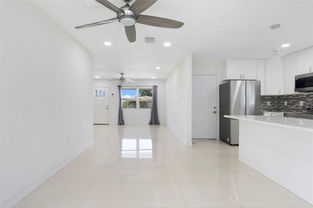 3725 31ST AVENUE N, St Petersburg, FL 33713