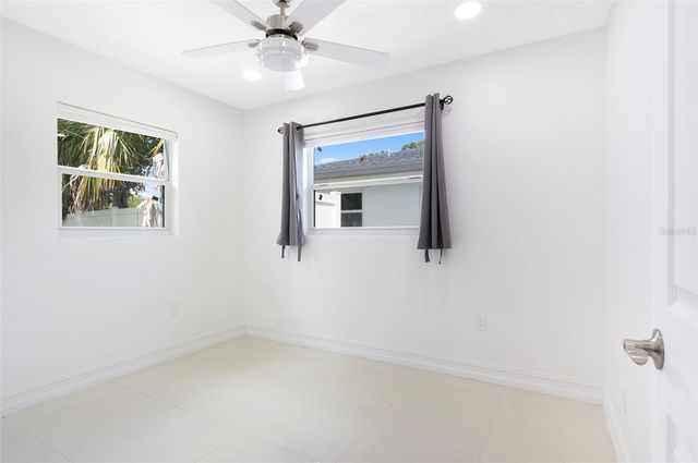 3725 31ST AVENUE N, St Petersburg, FL 33713