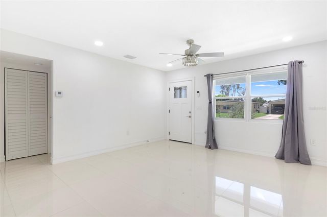 3725 31ST AVENUE N, St Petersburg, FL 33713