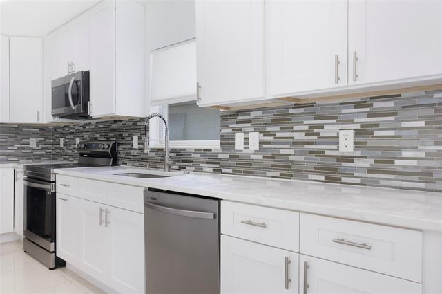 3725 31ST AVENUE N, St Petersburg, FL 33713