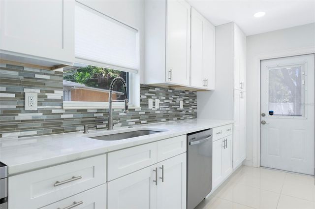 3725 31ST AVENUE N, St Petersburg, FL 33713
