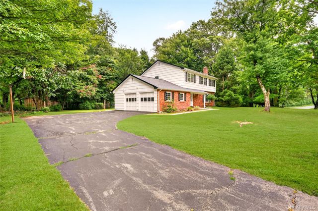 2 Laura Lane, Spring Valley, NY 10977