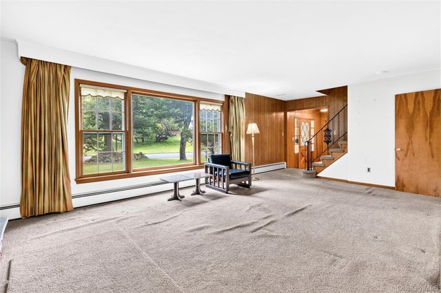 2 Laura Lane, Spring Valley, NY 10977