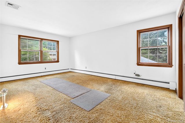 2 Laura Lane, Spring Valley, NY 10977