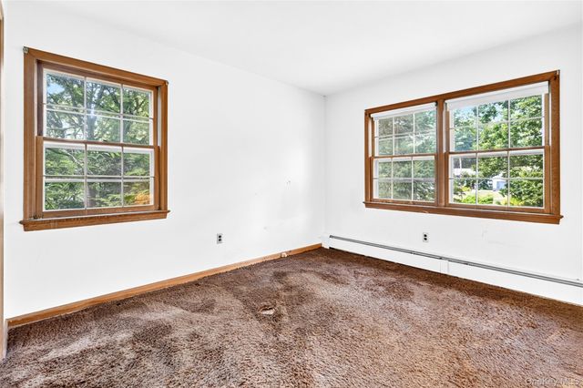 2 Laura Lane, Spring Valley, NY 10977