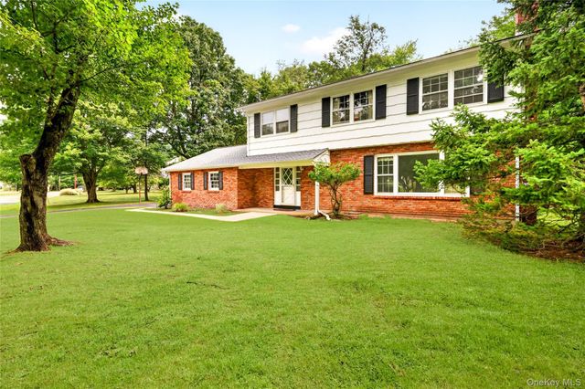 2 Laura Lane, Spring Valley, NY 10977