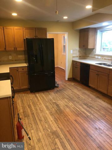 904 TOWNSHIP LINE RD, Plymouth Meeting, PA 19462