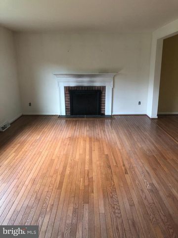 904 TOWNSHIP LINE RD, Plymouth Meeting, PA 19462
