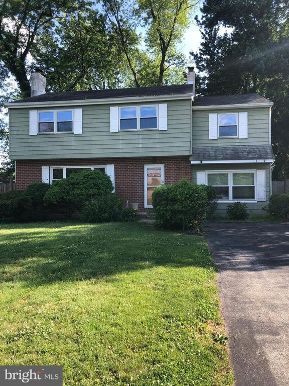 904 TOWNSHIP LINE RD, Plymouth Meeting, PA 19462