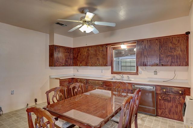 800 N Summer St, Marfa, TX 79843